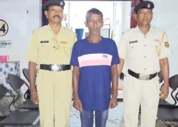 শনিবার আগরতলা রেল স্টেশন পুলিশের হাতে আটক এক বাংলাদেশী