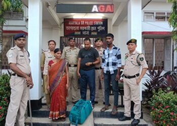 ১০ কেজি শুঁকনো গাঁজা সহ পুলিশের হাতে আটক তিন