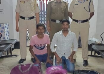 ৩ কেজি শুঁকনো গাঁজা সহ ১৯২ বোতল এসকাপ উদ্ধার!