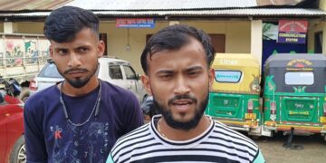 দিনদুপুরে ছিনতাইর ভূমিকায় ট্রাফিক পুলিশ