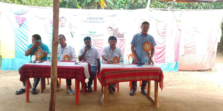 ৮ পরিবারের ৪৩ জন ভোটার শাসকদল ছেড়ে কংগ্রেসে যোগদান করে