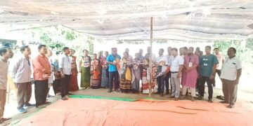 ৮ পরিবারের ৪৩ জন ভোটার শাসকদল ছেড়ে কংগ্রেসে যোগদান করে