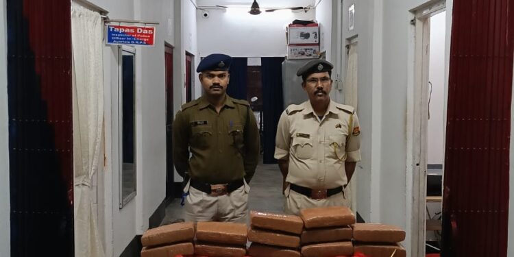 বিশাল পরিমাণ নেশা সামগ্রী আটক আগরতলা রেল স্টেশনে