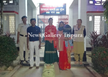 চার কেজি শুঁকনো গাঁজা সহ পুলিশের হাতে আটক তিন!