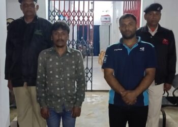 পুলিশের জালে ২ বাংলাদেশী!