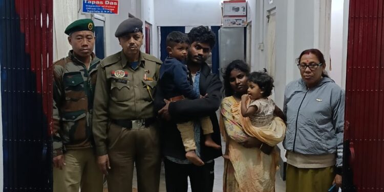 এক শিশু সহ তিন বাংলাদেশী আটক!