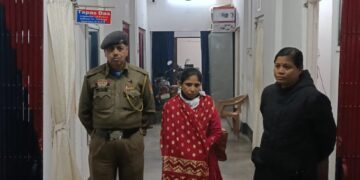 এিশ কেজি শুঁকনো গাঁজা সহ পুলিশের হাতে আটক এক মহিলা নেশা কারবারি!