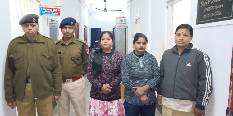 পুলিশের হাতে আটক ২ বাংলাদেশী মহিলা নাগরিক!