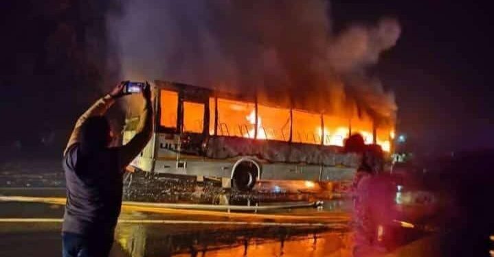 জেনারেটর থেকে পিকনিকের বাসে আগুন!