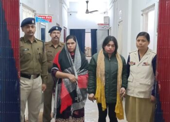 পুলিশের হাতে আটক ২ বাংলাদেশী মহিলা!