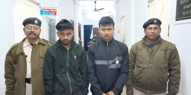 পুলিশের হাতে আটক কৈয়াঢেপা এলাকার দুই মানব পাচারকারী!