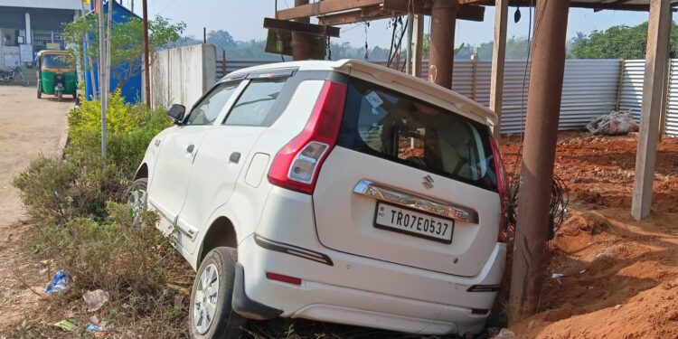 ভয়াবহ যান দুর্ঘটনায় অল্পেতে রক্ষা পথচারী সহ যাএী!