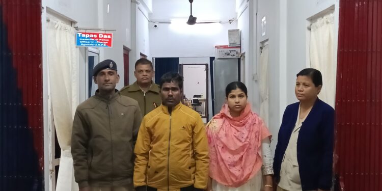 এক বাংলাদেশী মহিলা সহ এক ভারতীয় মানব পাচারকারী আটক!