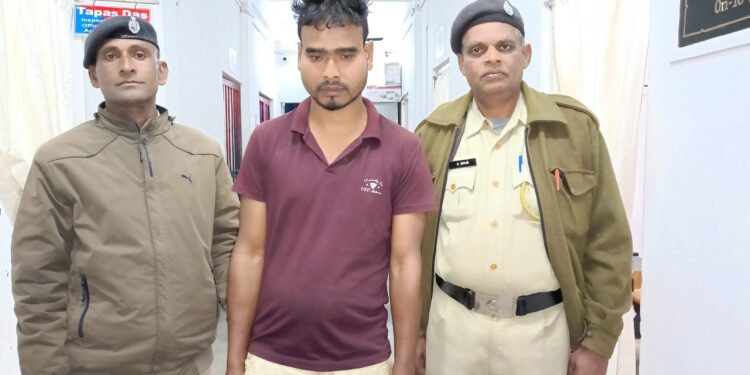 পুলিশের হাতে আটক কৈয়াঢেপার খোকন!