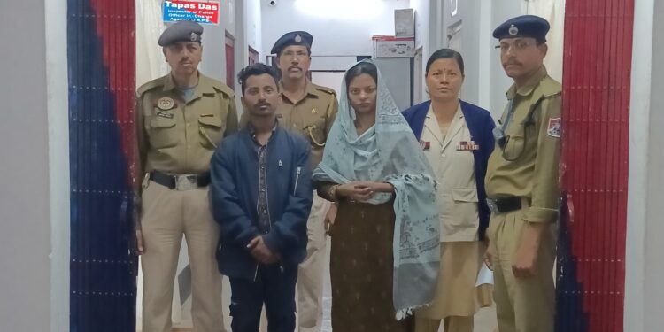 দুই বাংলাদেশী নাগরিক পুলিশের হাতে আটক!