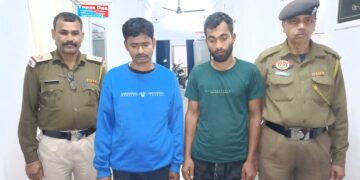 পুলিশের হাতে আটক  দুই মানব পাচারকারী!