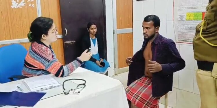 পরকীয়া সন্দেহে এক গৃহবধূ ও যুবককে গণধোলাই!