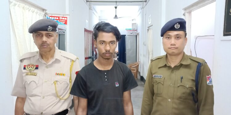 পুলিশের হাতে আটক ১ বাংলাদেশী!