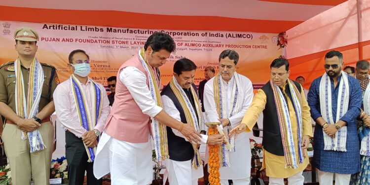 দিব্যাঙ্গদের কৃত্রিম অঙ্গ তৈরীর কারখানার শিলান্যাস ও ভিওিপ্রস্তর স্থাপন  বিশালগড়ে