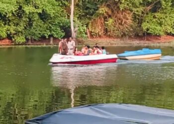 প্যাটেল বোট বিকল হয়ে বিপাকে চার পর্যটক
