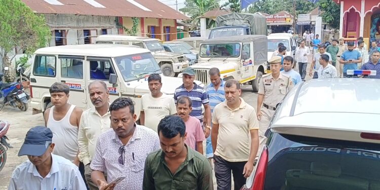 আসামি গ্রেপ্তার করতে গিয়ে বাজার ব্যবসায়ীদের বাধার মুখে চেন্নাই পুলিশ!