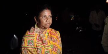 ধারালো অস্ত্রের মুখে মহিলার সর্বস্ব লুট করার চেষ্টা