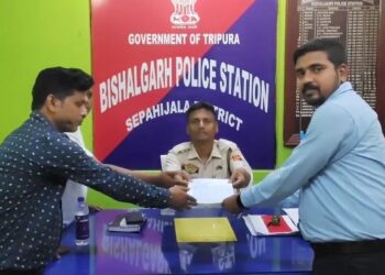 সাংবাদিক হেনস্তা কাণ্ডে দোষীদের বিরুদ্ধে কঠোর শাস্তির দাবিতে থানায় অভিযোগ দায়ের