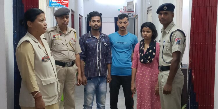 এক বাংলাদেশী মহিলা সহ দুই ভারতীয় মানব পাচারকারী আটক