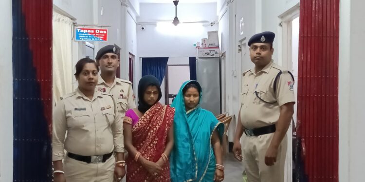 শুঁকনো গাঁজা সহ পুলিশের হাতে আটক দুই মহিলা!