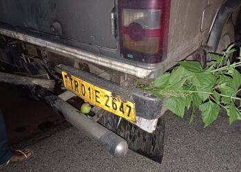 যাএীবাহী বোলেরো হঠাৎ ব্রেক কষায় গুরুতর আহত বাইক চালক