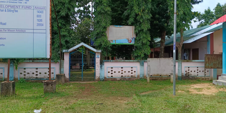 ডিজিটাল যুগেও সাধারণ মানুষকে সরকারি অফিসের দরজায় কড়া নাড়তে হচ্ছে প্রতিনিয়ত!