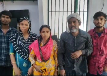 অবৈধভাবে ভারতে অনুপ্রবেশ করতে গিয়ে পুলিশের হাতে আটক পাঁচ বাংলাদেশী