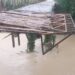 বৃষ্টির জলে ভেসে গেল টাকারজলা রামহরি পাড়ার লোহার ব্রীজ