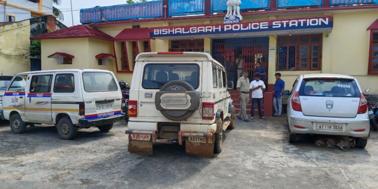 অবশেষে উদ্ধার হল মহিলা থানার ওসির গাড়ি!