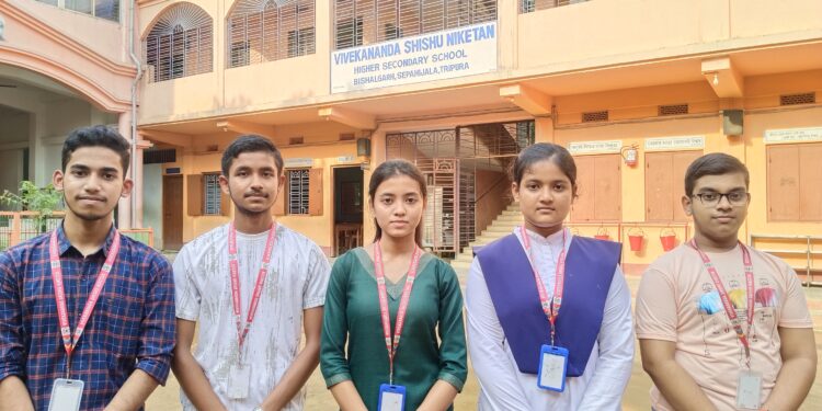 বিবেকানন্দ শিশু নিকেতন থেকে ৫ জন ছাএছাএী সেরা দশের তালিকায় স্থান করে নিল