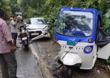 মারুতি ও অটোর মুখোমুখি সংঘর্ষে গুরুতর আহত ২