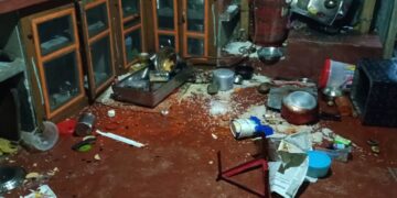 কড়ুইমুড়ার মোশাররফ হোসেনের বাড়িতে ব্যাপক ভাঙচুর