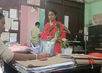 দুই আইনজীবীর বিরুদ্ধে মিথ্যা অভিযোগ দায়ের করে এখন ফেঁসে গেল সোমনাথ মন্ডল