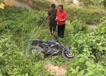 জঙ্গল থেকে উদ্ধার চুরি যাওয়া মোটর সাইকেল