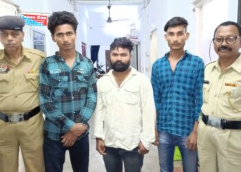 দেড় লক্ষ টাকার শুঁকনো গাঁজা সহ পুলিশের হাতে আটক তিন