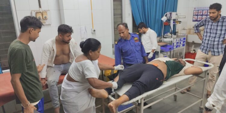 তিনটি গাড়ি মুখোমুখি সংঘর্ষে ভয়াবহ যান দুর্ঘটনা সেকেরকোটে