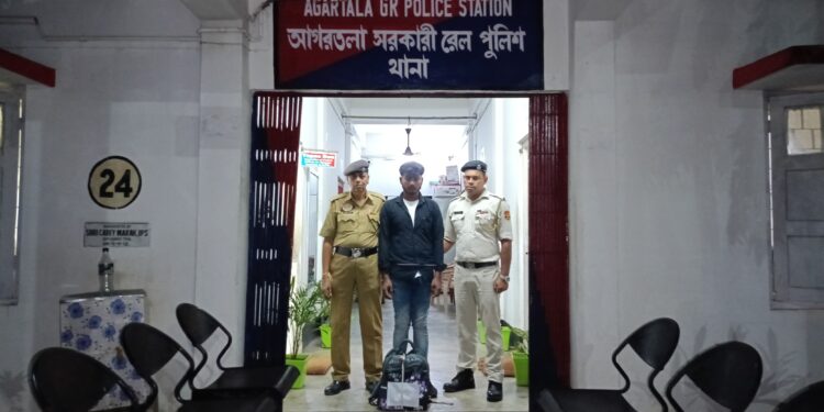 ৭ কেজি শুঁকনো গাঁজা সহ পুলিশের হাতে আটক এক