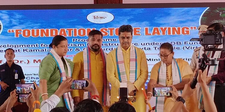 মুখ্যমন্ত্রীর হাত ধরে দুই দুইটি প্রকল্পের ভিত্তি প্রস্তর স্থাপন