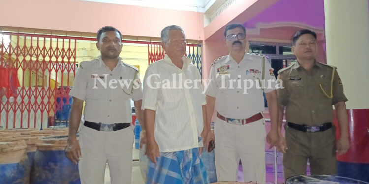 সোনামুড়া থানার ওসি তাপস দাসের নেতৃত্বে কোটি টাকার গাঁজা উদ্ধার!