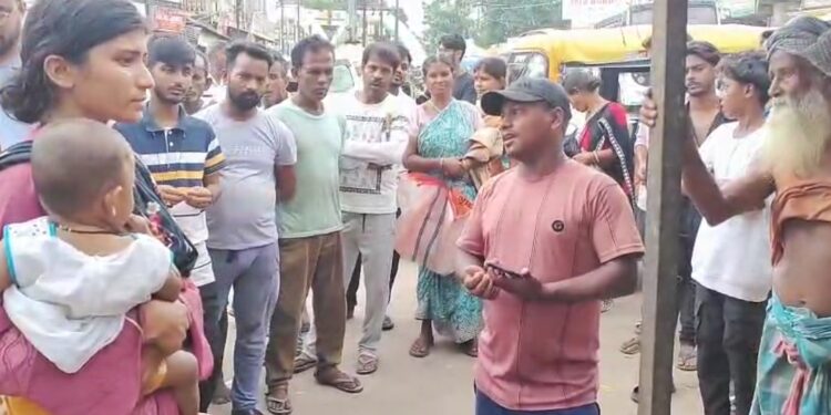 শিশু সন্তান সহ জন্মদাত্রী মায়ের নদীতে ঝাঁপ দিয়ে আত্মহত্যার চেষ্টা