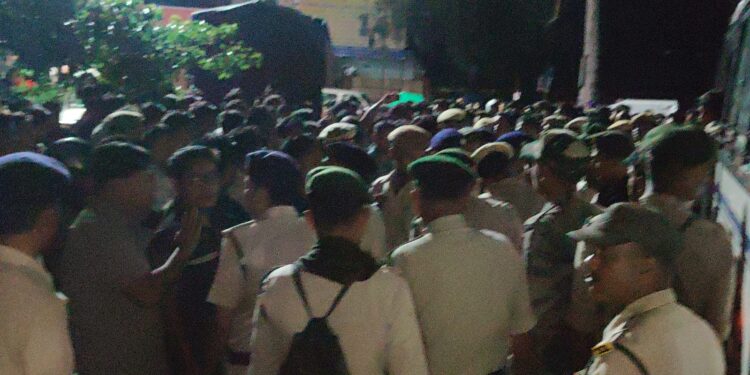 উত্তপ্ত পরিস্থিতি বিশ্রামগঞ্জে!