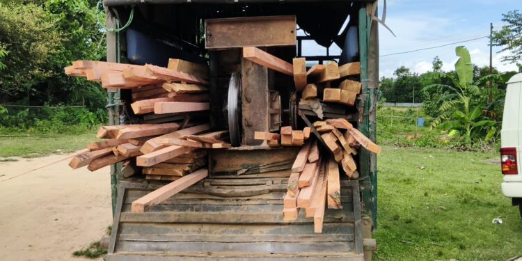 বিশালগড়ে অবৈধ স- মিল উদ্ধার