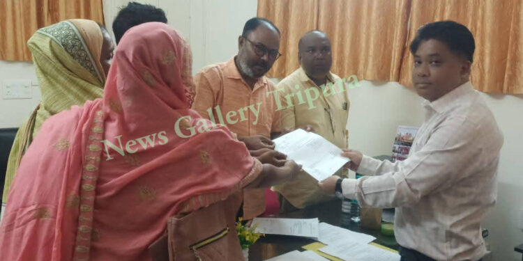 বিধায়ক ঘনিষ্ঠ প্রধান উপ-প্রধানের বিরুদ্ধে অনাস্থা!