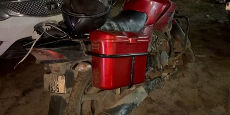 প্রকাশ্য দিবালোকে পাঁচ লক্ষ টাকা ছিনতাই!