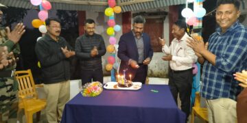 পুলিশ কর্তৃক আধিকারিকের জন্মদিন পালন করে সৌভ্রাতৃত্বের অনন্য নজির